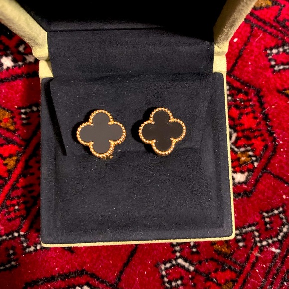 Van Cleef & Arpels Jewelry - 🟥SOLD🟥 Van Cleef and Arpels Onyx Vintage Alhambra Earrings
